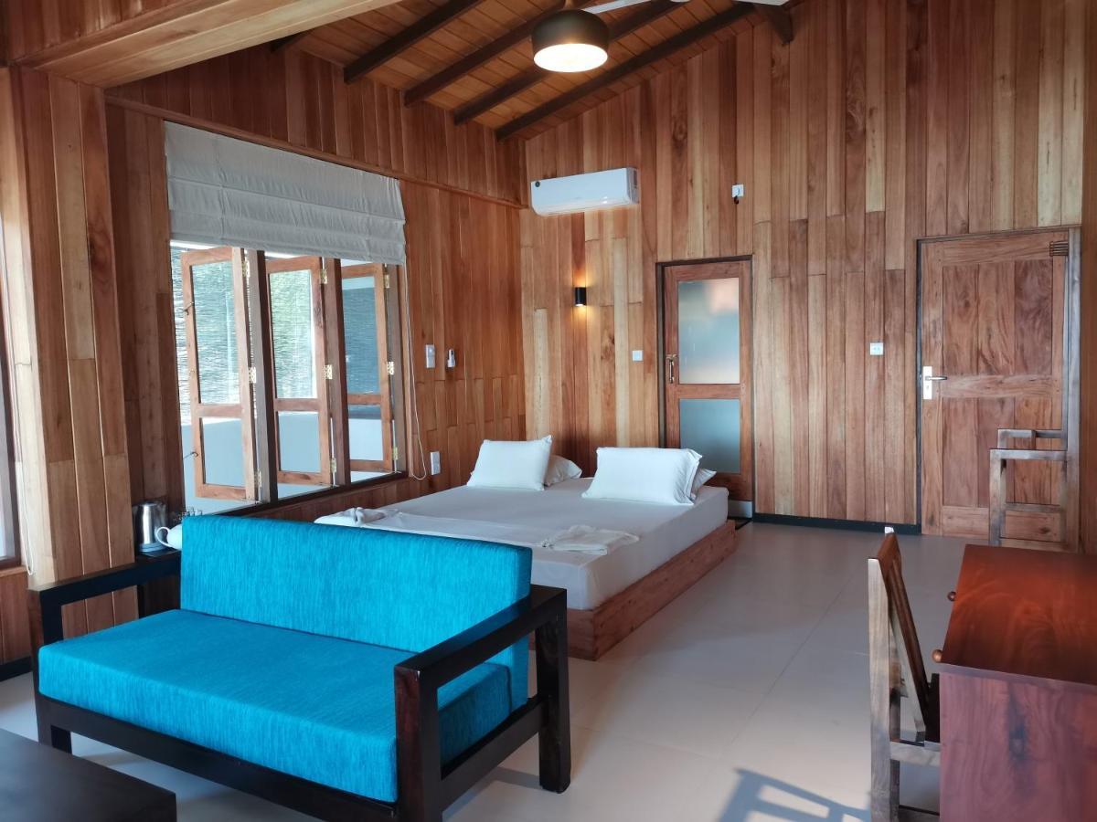 Mountain Wave Hotel And Surfshop هيكادوفا المظهر الخارجي الصورة