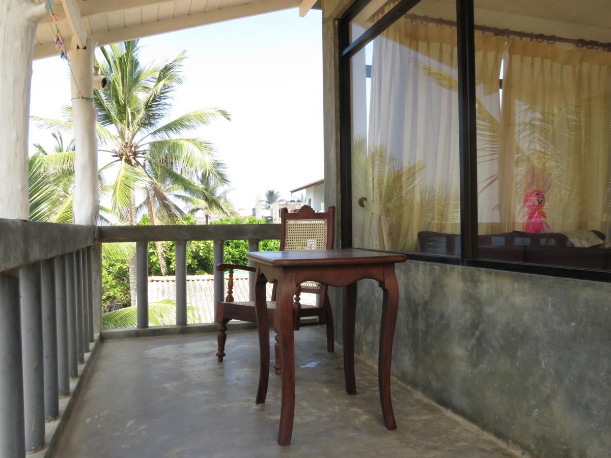 Mountain Wave Hotel And Surfshop هيكادوفا المظهر الخارجي الصورة