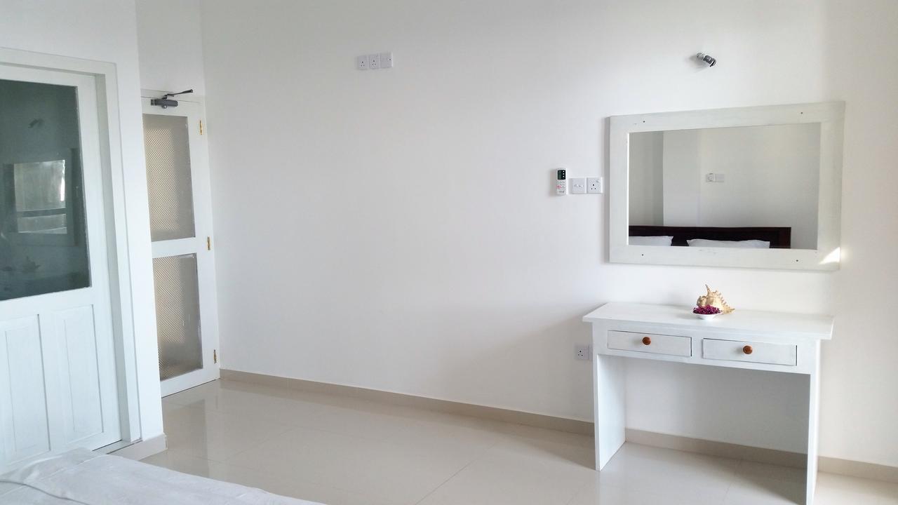 Mountain Wave Hotel And Surfshop هيكادوفا المظهر الخارجي الصورة