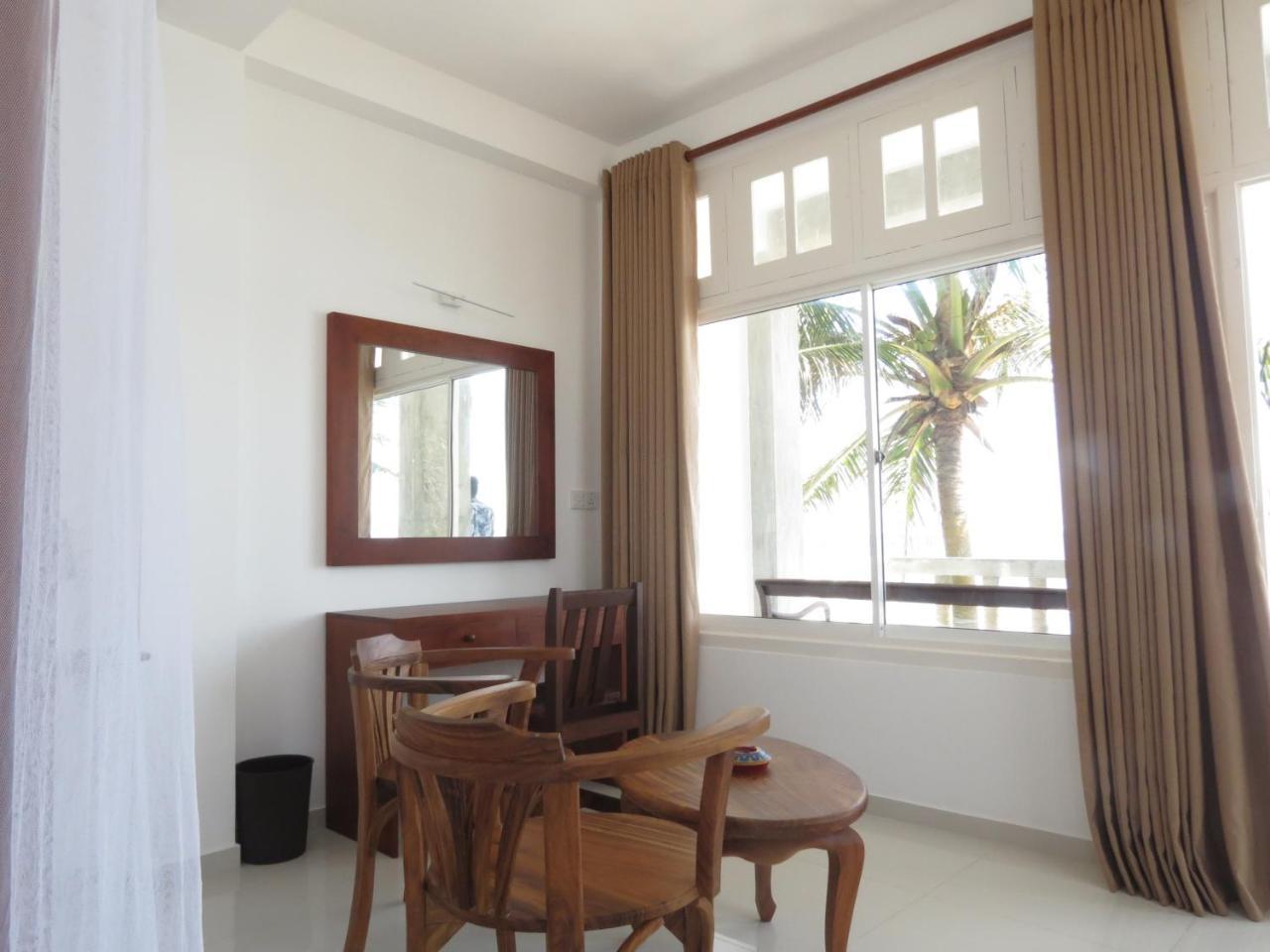 Mountain Wave Hotel And Surfshop هيكادوفا المظهر الخارجي الصورة