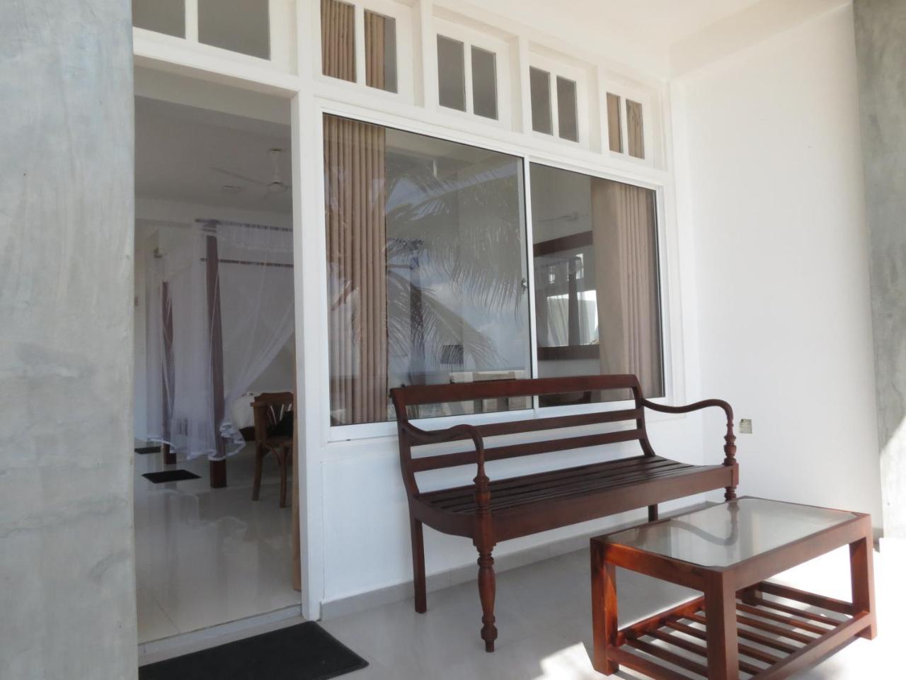 Mountain Wave Hotel And Surfshop هيكادوفا المظهر الخارجي الصورة